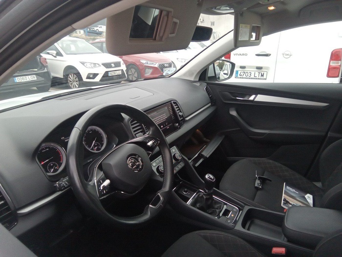 Skoda Karoq 1.0 TSI Ambition 81 kW (110 CV) Vehículo usado en Madrid Skoda Karoq 1.0 TSI Ambition 81 kW (110 CV) Vehículo usado en Madrid