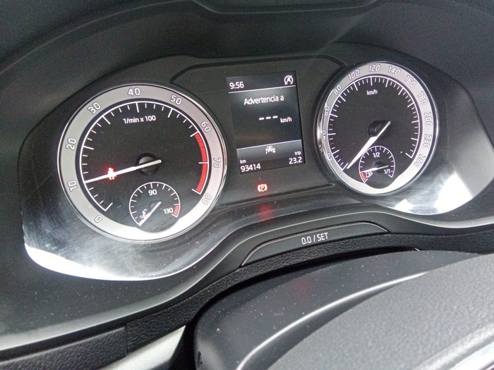 Skoda Karoq 1.0 TSI Ambition 81 kW (110 CV) Vehículo usado en Madrid Skoda Karoq 1.0 TSI Ambition 81 kW (110 CV) Vehículo usado en Madrid