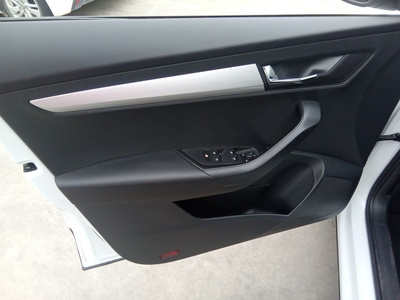 Skoda Karoq 1.0 TSI Ambition 81 kW (110 CV) 11 Skoda Karoq 1.0 TSI Ambition 81 kW (110 CV) 11