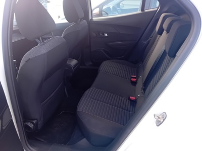 Peugeot 2008 BlueHDi 110 S&S Active Pack 81 kW (110 CV) 13 Peugeot 2008 BlueHDi 110 S&S Active Pack 81 kW (110 CV) 13