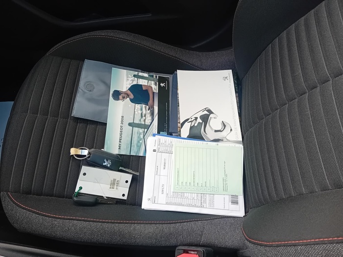 Peugeot 2008 BlueHDi 110 S&S Active Pack 81 kW (110 CV) Vehículo usado en Madrid Peugeot 2008 BlueHDi 110 S&S Active Pack 81 kW (110 CV) Vehículo usado en Madrid