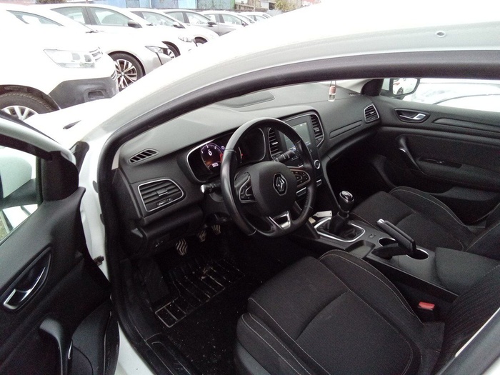 Renault Megane Business Blue dCi 85 kW (115 CV) Vehículo usado en Madrid Renault Megane Business Blue dCi 85 kW (115 CV) Vehículo usado en Madrid