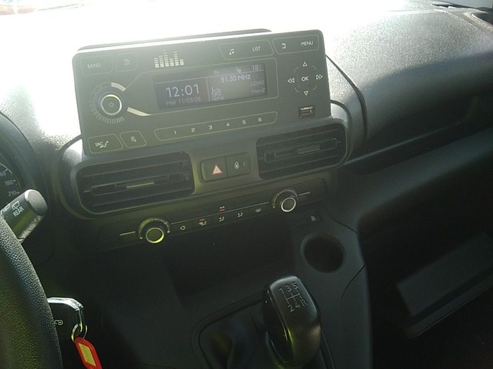 Opel Combo Life 1.5 TD S&S Expression L 75 kW (102 CV) Vehículo usado en Madrid Opel Combo Life 1.5 TD S&S Expression L 75 kW (102 CV) Vehículo usado en Madrid