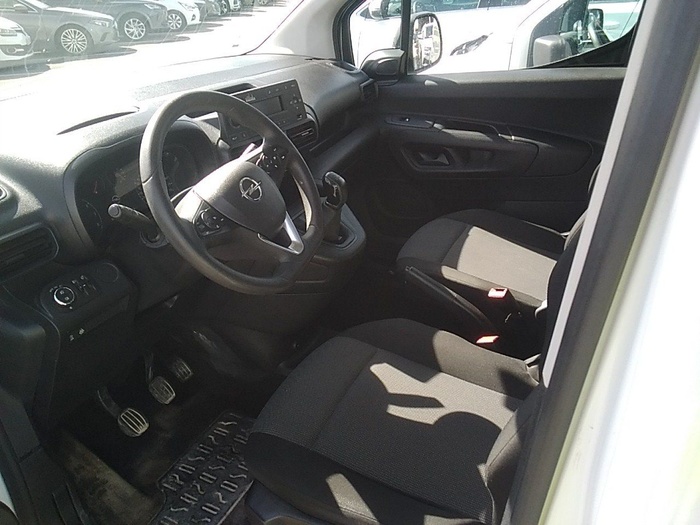 Opel Combo Life 1.5 TD S&S Expression L 75 kW (102 CV) Vehículo usado en Madrid Opel Combo Life 1.5 TD S&S Expression L 75 kW (102 CV) Vehículo usado en Madrid