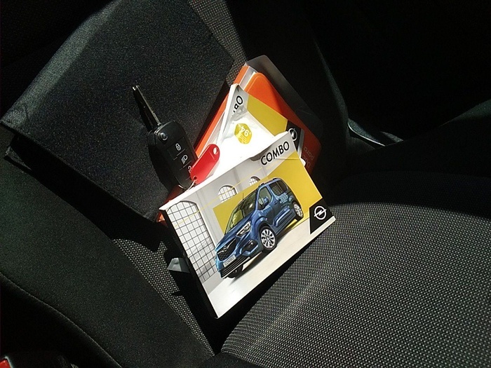 Opel Combo Life 1.5 TD S&S Expression L 75 kW (102 CV) Vehículo usado en Madrid Opel Combo Life 1.5 TD S&S Expression L 75 kW (102 CV) Vehículo usado en Madrid