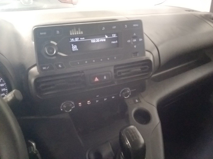 Opel Combo Life 1.5 TD S&S Expression L 75 kW (102 CV) Vehículo usado en Madrid Opel Combo Life 1.5 TD S&S Expression L 75 kW (102 CV) Vehículo usado en Madrid