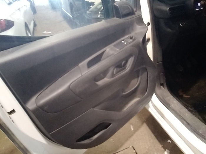 Opel Combo Life 1.5 TD S&S Expression L 75 kW (102 CV) Vehículo usado en Madrid Opel Combo Life 1.5 TD S&S Expression L 75 kW (102 CV) Vehículo usado en Madrid