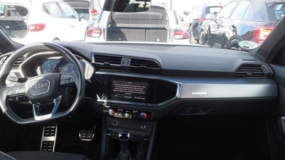 Audi Q3 Black line 35 TDI 110 kW (150 CV) S tronic 8 Audi Q3 Black line 35 TDI 110 kW (150 CV) S tronic 8