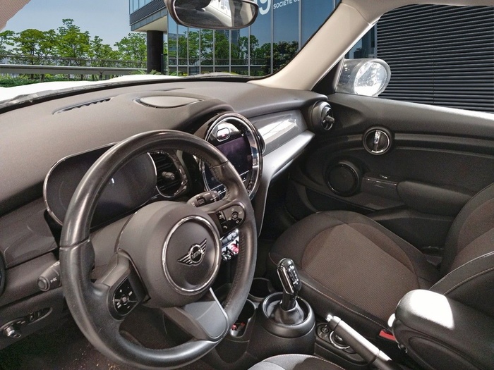 MINI MINI Cooper 5 Puertas 100 kW (136 CV) Vehículo usado en Madrid MINI MINI Cooper 5 Puertas 100 kW (136 CV) Vehículo usado en Madrid