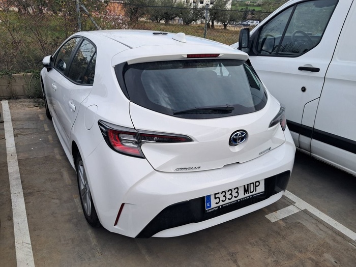 Toyota Corolla 1.8 125 Híbrido Active Tech E-CVT 90 kW (122 CV) Vehículo usado en Madrid Toyota Corolla 1.8 125 Híbrido Active Tech E-CVT 90 kW (122 CV) Vehículo usado en Madrid