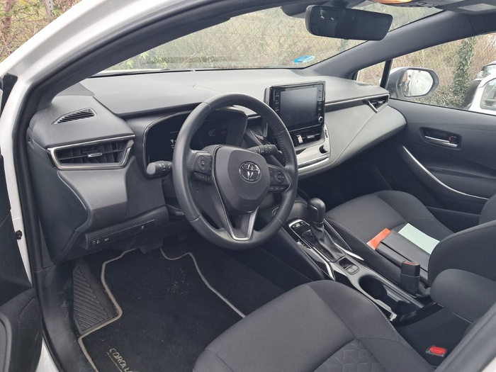 Toyota Corolla 1.8 125 Híbrido Active Tech E-CVT 90 kW (122 CV) Vehículo usado en Madrid Toyota Corolla 1.8 125 Híbrido Active Tech E-CVT 90 kW (122 CV) Vehículo usado en Madrid