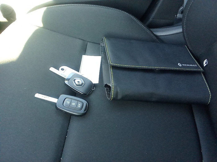 Renault Clio Business SCe 48 kW (65 CV) Vehículo usado en Madrid Renault Clio Business SCe 48 kW (65 CV) Vehículo usado en Madrid