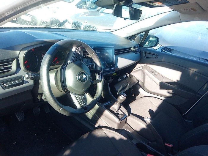 Renault Clio Business SCe 48 kW (65 CV) Vehículo usado en Madrid Renault Clio Business SCe 48 kW (65 CV) Vehículo usado en Madrid