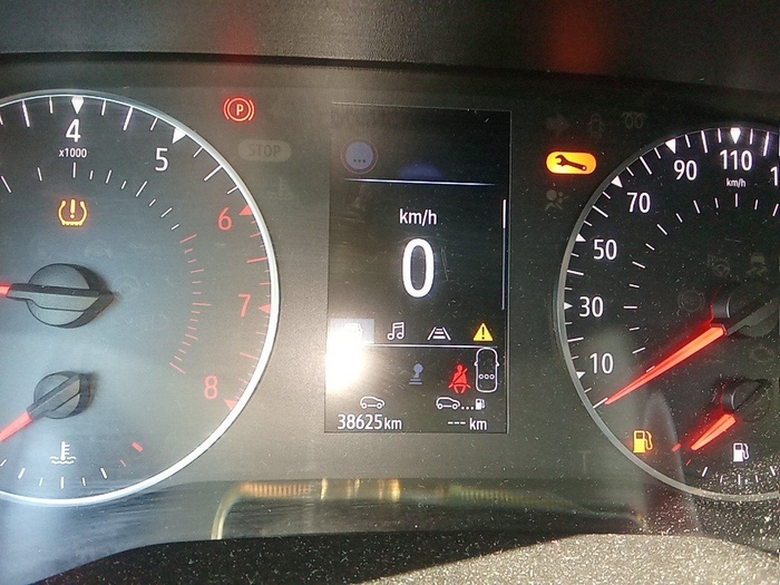 Renault Clio Business SCe 48 kW (65 CV) Vehículo usado en Madrid Renault Clio Business SCe 48 kW (65 CV) Vehículo usado en Madrid