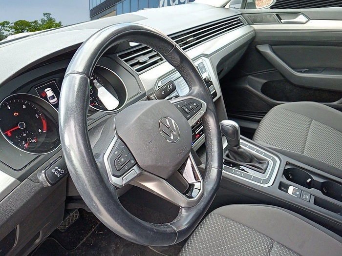 Volkswagen Passat Business 2.0 TDI 90 kW (122 CV) DSG Vehículo usado en Madrid Volkswagen Passat Business 2.0 TDI 90 kW (122 CV) DSG Vehículo usado en Madrid