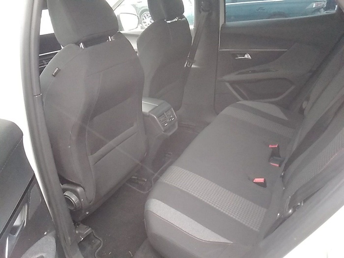 Peugeot 3008 BlueHDi 130 S&S Active Pack 96 kW (130 CV) Vehículo usado en Madrid Peugeot 3008 BlueHDi 130 S&S Active Pack 96 kW (130 CV) Vehículo usado en Madrid