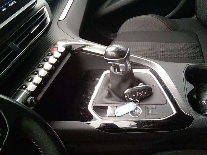 Peugeot 3008 BlueHDi 130 S&S Active Pack 96 kW (130 CV) Vehículo usado en Madrid Peugeot 3008 BlueHDi 130 S&S Active Pack 96 kW (130 CV) Vehículo usado en Madrid