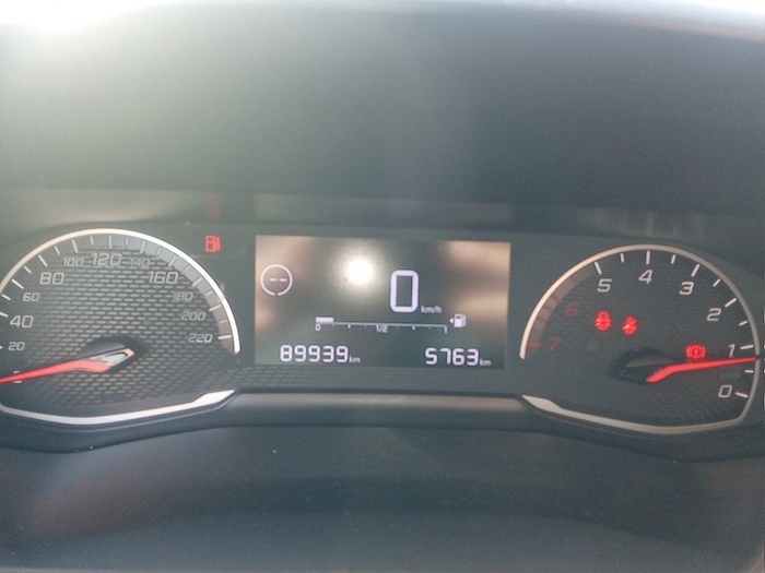 Peugeot 2008 BlueHDi 110 S&S Active 81 kW (110 CV) Vehículo usado en Madrid Peugeot 2008 BlueHDi 110 S&S Active 81 kW (110 CV) Vehículo usado en Madrid