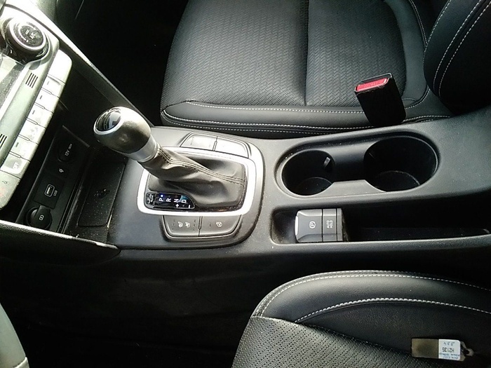 Hyundai Kona 1.6 GDI HEV Style Sky 104 kW (141 CV) Vehículo usado en Madrid Hyundai Kona 1.6 GDI HEV Style Sky 104 kW (141 CV) Vehículo usado en Madrid