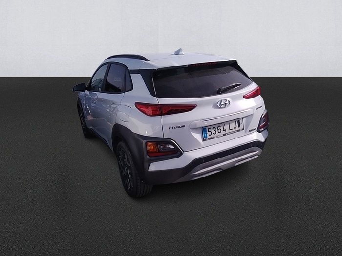 Hyundai Kona 1.6 GDI HEV Style Sky 104 kW (141 CV) Vehículo usado en Madrid Hyundai Kona 1.6 GDI HEV Style Sky 104 kW (141 CV) Vehículo usado en Madrid