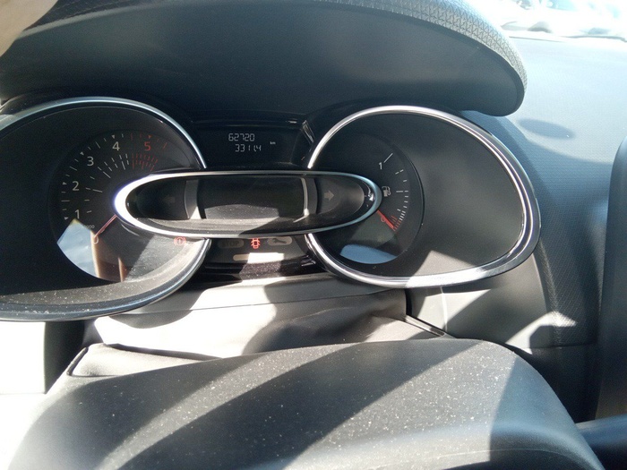 Renault Clio Limited dCi 55 kW (75 CV) Vehículo usado en Madrid Renault Clio Limited dCi 55 kW (75 CV) Vehículo usado en Madrid