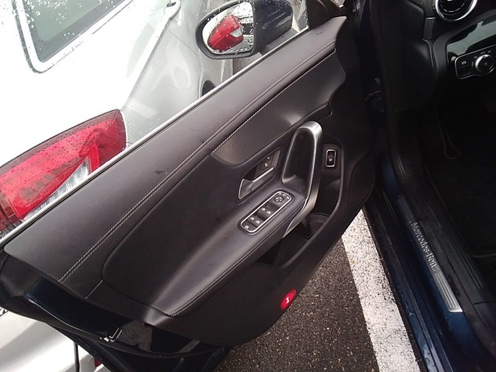 Mercedes-Benz CLA Shooting Brake 220 d 140 kW (190 CV) Vehículo usado en Madrid Mercedes-Benz CLA Shooting Brake 220 d 140 kW (190 CV) Vehículo usado en Madrid