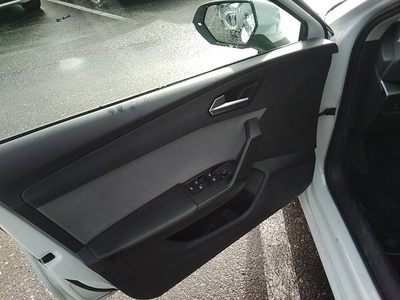 Seat León 1.0 eTSI S&S Style Go DSG 81 kW (110 CV) 15 Seat León 1.0 eTSI S&S Style Go DSG 81 kW (110 CV) 15