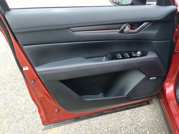 Mazda CX-5 2.0 GE Homura 121 kW (165 CV) Vehículo usado en Madrid Mazda CX-5 2.0 GE Homura 121 kW (165 CV) Vehículo usado en Madrid