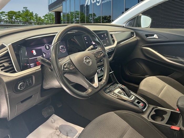 Opel Grandland X 1.5 CDTi Business Edition Auto 96 kW (130 CV) Vehículo usado en Madrid Opel Grandland X 1.5 CDTi Business Edition Auto 96 kW (130 CV) Vehículo usado en Madrid