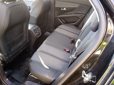 Peugeot 3008 BlueHDI 130 S&S Allure 96 kW (130 CV) 14 Peugeot 3008 BlueHDI 130 S&S Allure 96 kW (130 CV) 14