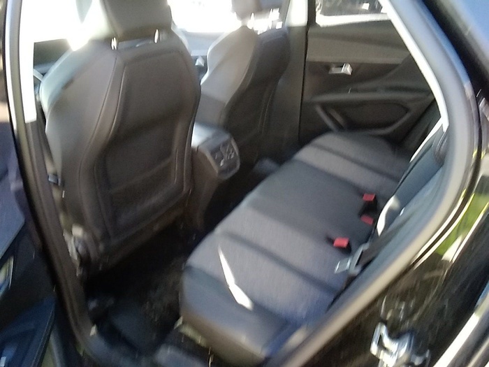 Peugeot 3008 BlueHDI 130 S&S Allure 96 kW (130 CV) Vehículo usado en Madrid Peugeot 3008 BlueHDI 130 S&S Allure 96 kW (130 CV) Vehículo usado en Madrid