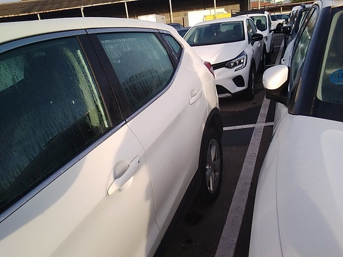 Nissan Qashqai dCi 85 Acenta 85 kW (115 CV) Vehículo usado en Madrid Nissan Qashqai dCi 85 Acenta 85 kW (115 CV) Vehículo usado en Madrid