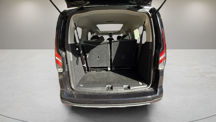 Ford Grand Tourneo Connect 2.0 Ecoblue Active Auto 90 kW (122 CV) Vehículo usado en Madrid Ford Grand Tourneo Connect 2.0 Ecoblue Active Auto 90 kW (122 CV) Vehículo usado en Madrid