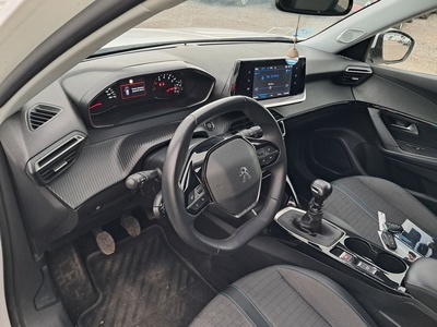 Peugeot 2008 BlueHDi 110 Allure 81 kW (110 CV) 7 Peugeot 2008 BlueHDi 110 Allure 81 kW (110 CV) 7