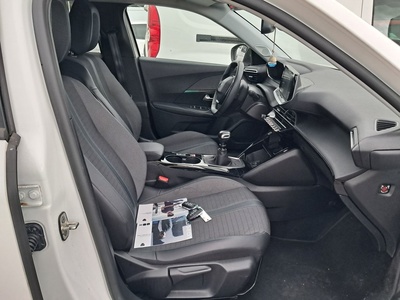 Peugeot 2008 BlueHDi 110 Allure 81 kW (110 CV) 8 Peugeot 2008 BlueHDi 110 Allure 81 kW (110 CV) 8