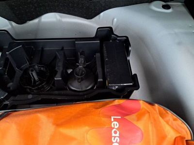 Peugeot 2008 BlueHDi 110 Allure 81 kW (110 CV) 12 Peugeot 2008 BlueHDi 110 Allure 81 kW (110 CV) 12