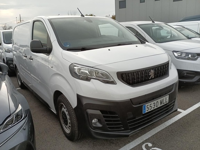 Peugeot e-Expert Furgon Eléctrico Premium Standard 50kWh 100 kW (136 CV) Vehículo usado en Madrid Peugeot e-Expert Furgon Eléctrico Premium Standard 50kWh 100 kW (136 CV) Vehículo usado en Madrid