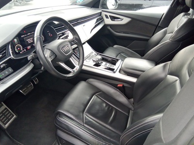 Audi Q8 TFSIe S line plus 55 TFSIe quattro 280 kW (381 CV) tiptronic 7 Audi Q8 TFSIe S line plus 55 TFSIe quattro 280 kW (381 CV) tiptronic 7