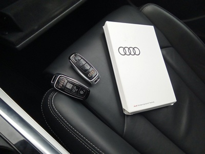 Audi Q8 TFSIe S line plus 55 TFSIe quattro 280 kW (381 CV) tiptronic 13 Audi Q8 TFSIe S line plus 55 TFSIe quattro 280 kW (381 CV) tiptronic 13