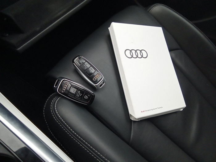 Audi Q8 TFSIe S line plus 55 TFSIe quattro 280 kW (381 CV) tiptronic Vehículo usado en Madrid Audi Q8 TFSIe S line plus 55 TFSIe quattro 280 kW (381 CV) tiptronic Vehículo usado en Madrid