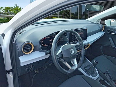 SEAT Arona 1.0 TSI Style XL 81 kW (110 CV) 14 SEAT Arona 1.0 TSI Style XL 81 kW (110 CV) 14