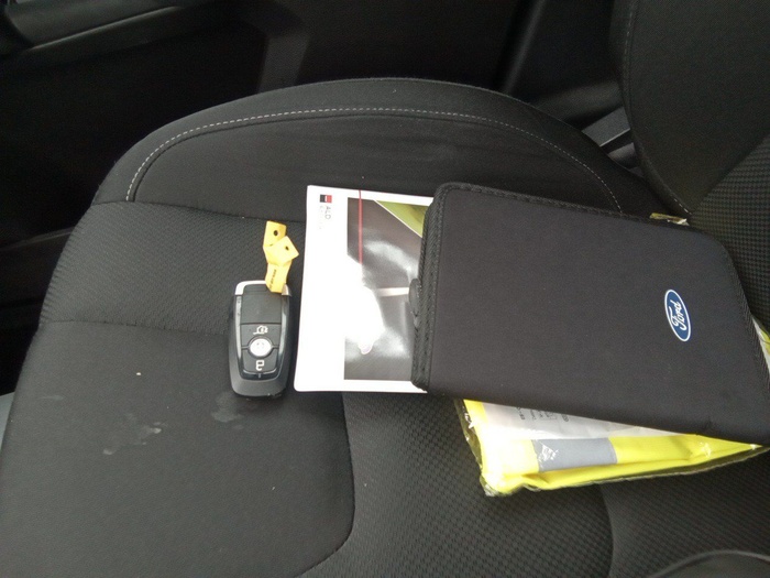 Ford S-Max 2.5 Duratec FHEV Titanium 140 kW (190 CV) Vehículo usado en Madrid Ford S-Max 2.5 Duratec FHEV Titanium 140 kW (190 CV) Vehículo usado en Madrid