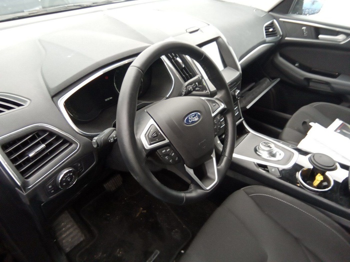 Ford S-Max 2.5 Duratec FHEV Titanium 140 kW (190 CV) Vehículo usado en Madrid Ford S-Max 2.5 Duratec FHEV Titanium 140 kW (190 CV) Vehículo usado en Madrid