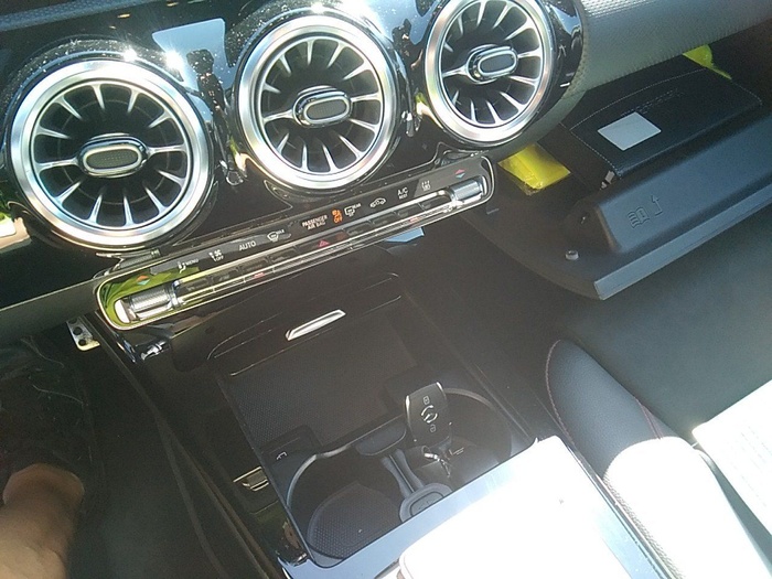 Mercedes-Benz Clase A 250 e 160 kW (218 CV) Vehículo usado en Madrid Mercedes-Benz Clase A 250 e 160 kW (218 CV) Vehículo usado en Madrid