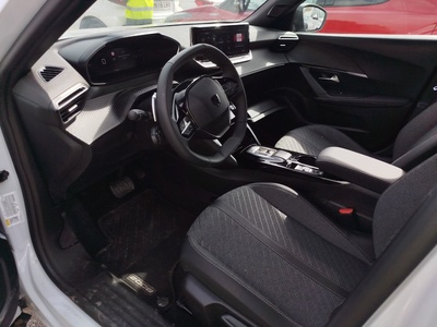 Peugeot 2008 Allure Hybrid eDCS6 107 kW (145 CV) 7 Peugeot 2008 Allure Hybrid eDCS6 107 kW (145 CV) 7