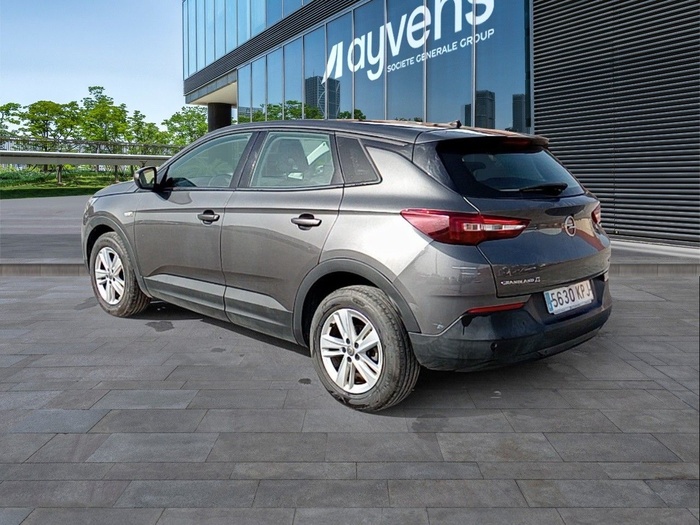 Opel Grandland X 1.6 CDTi Selective 88 kW (120 CV) Vehículo usado en Madrid Opel Grandland X 1.6 CDTi Selective 88 kW (120 CV) Vehículo usado en Madrid