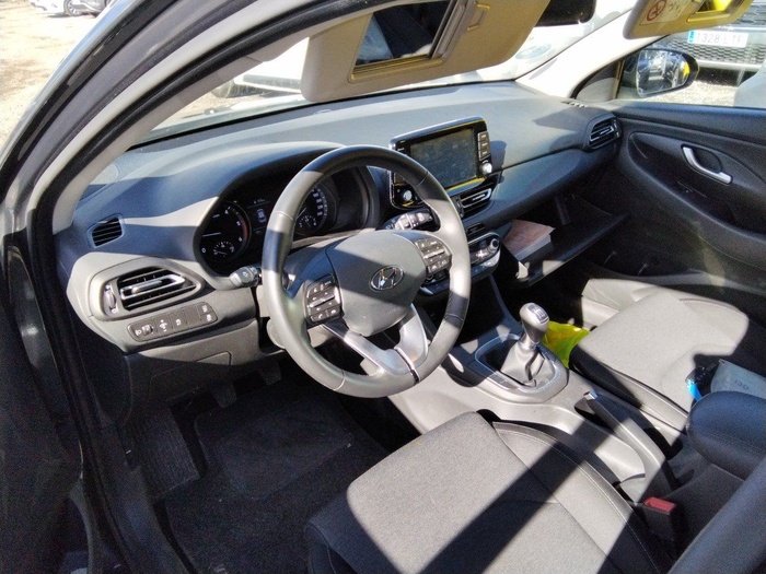 Hyundai i30 CW 1.6 CRDI Klass 85 kW (116 CV) Vehículo usado en Madrid Hyundai i30 CW 1.6 CRDI Klass 85 kW (116 CV) Vehículo usado en Madrid