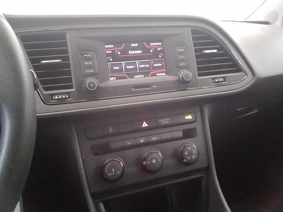 SEAT León 1.6 TDI S&S Reference 85 kW (115 CV) 9 SEAT León 1.6 TDI S&S Reference 85 kW (115 CV) 9