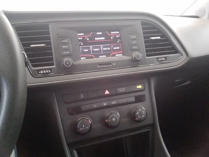 SEAT León 1.6 TDI S&S Reference 85 kW (115 CV) Vehículo usado en Madrid SEAT León 1.6 TDI S&S Reference 85 kW (115 CV) Vehículo usado en Madrid