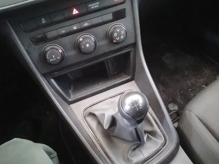 SEAT León 1.6 TDI S&S Reference 85 kW (115 CV) Vehículo usado en Madrid SEAT León 1.6 TDI S&S Reference 85 kW (115 CV) Vehículo usado en Madrid